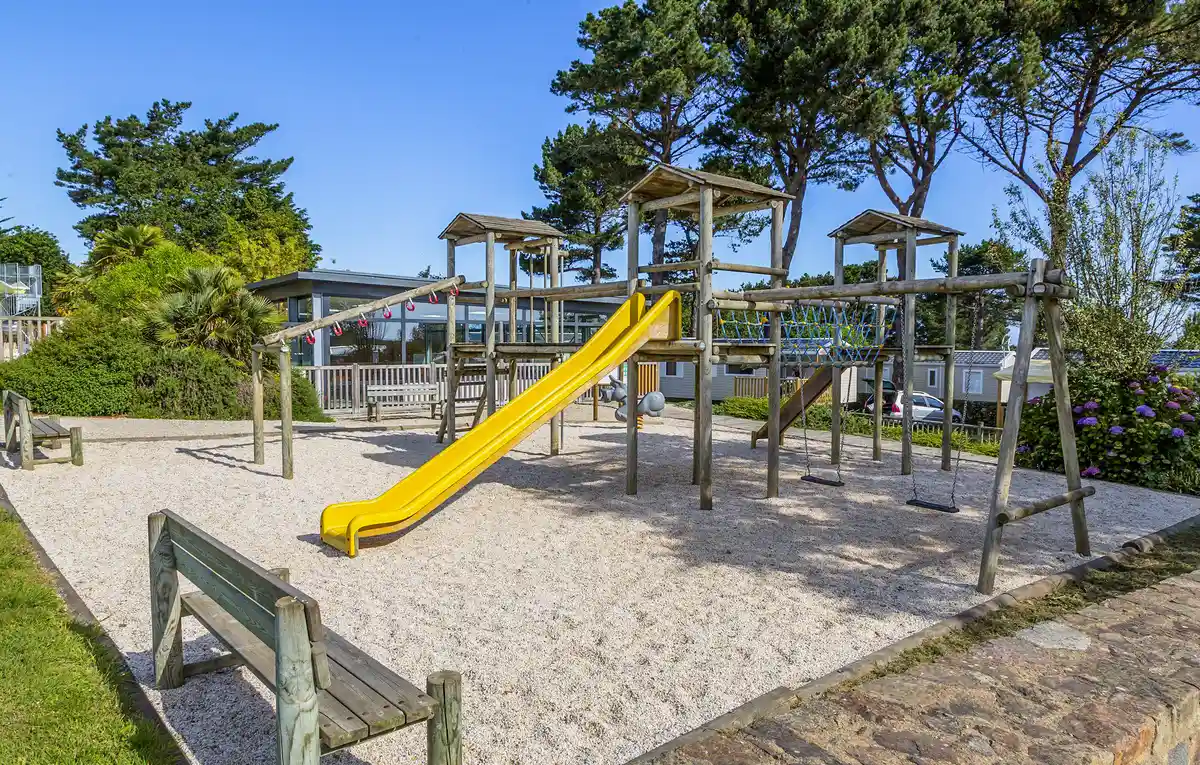 aire de jeux enfants camping paimpol